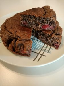 Tortina light di ciliegie e yogurt ai lamponi